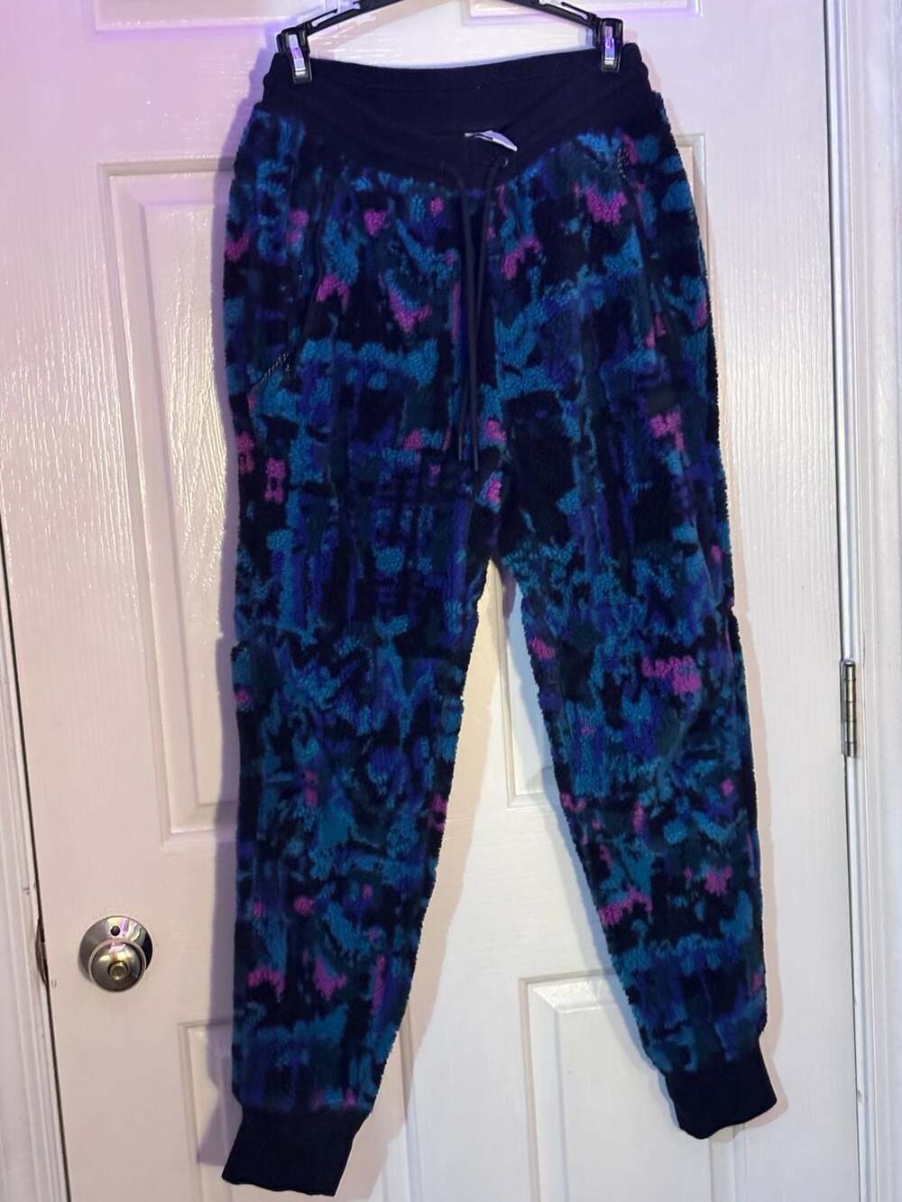American Eagle Sherpa Fleece Jogger Sweatpants in Abstract Print Small